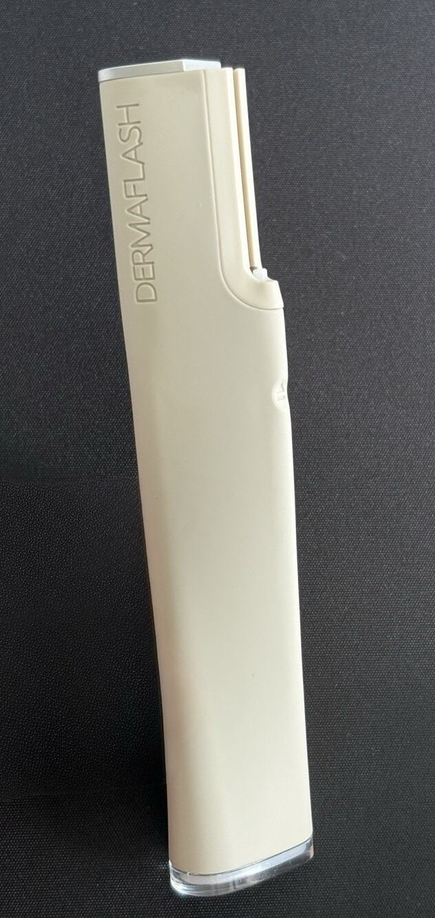 DERMAFLASH LUXE+ Sonic Dermaplaning Device + Charging Base TESTED No Edges